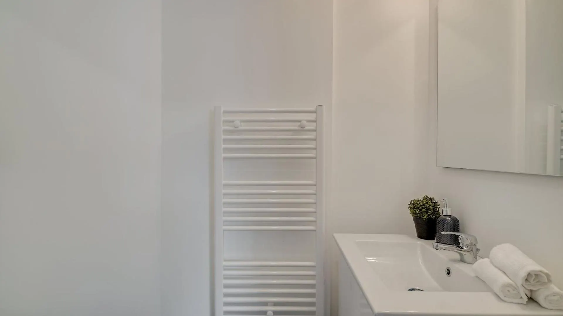 144 Suite Bebesse - Superbe Appartement A Paris 0*,